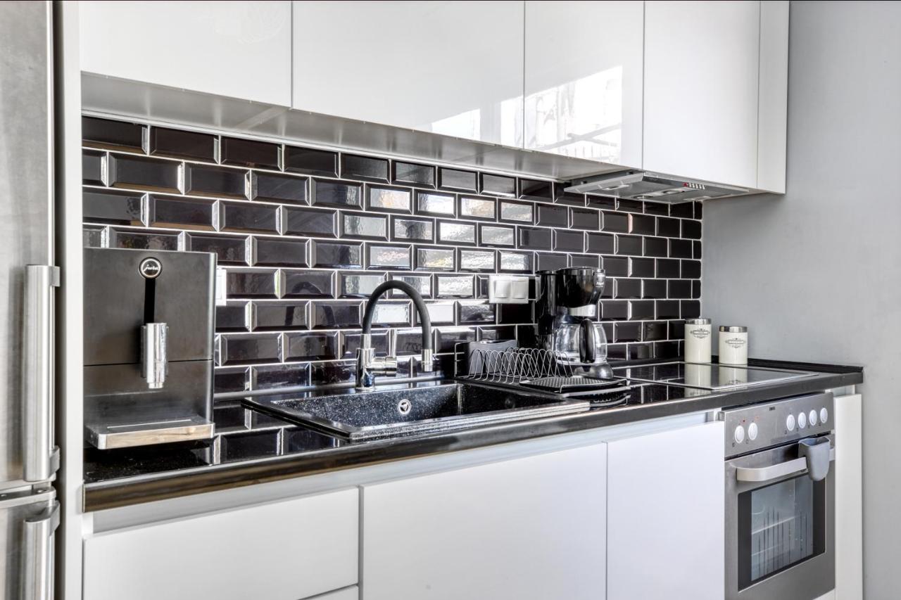 Spacious Flat With Courtyard And Private Parking! Atina Dış mekan fotoğraf