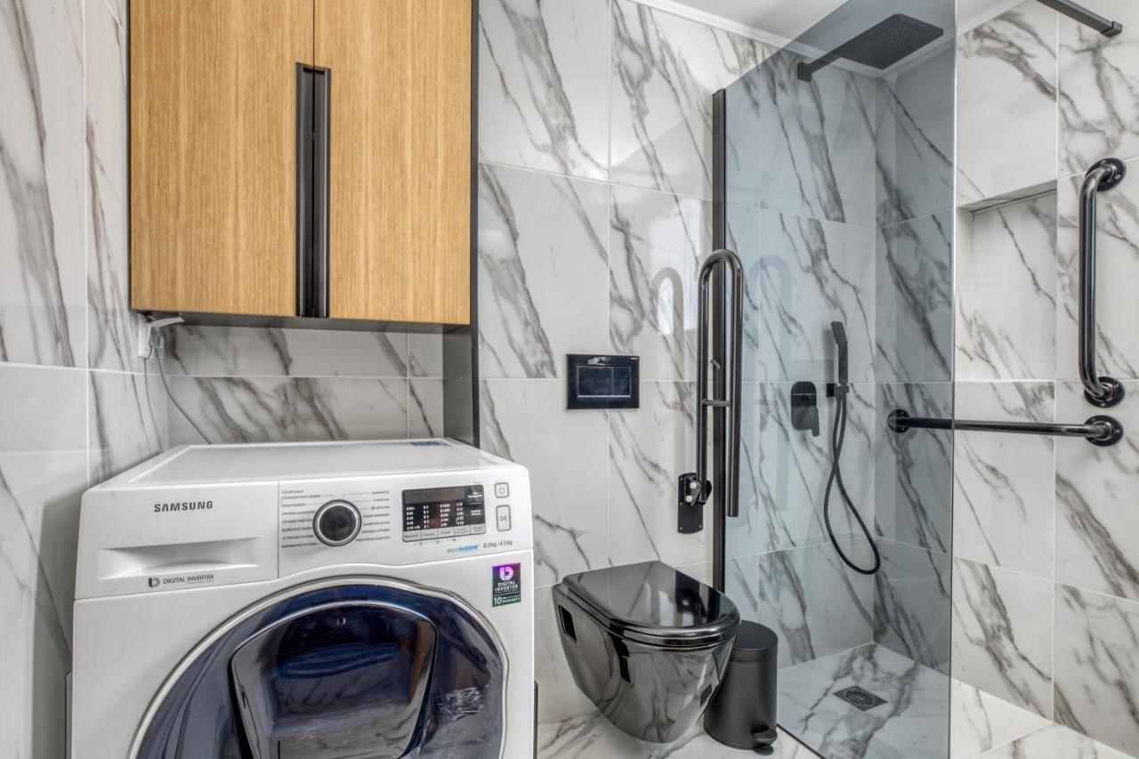 Spacious Flat With Courtyard And Private Parking! Atina Dış mekan fotoğraf
